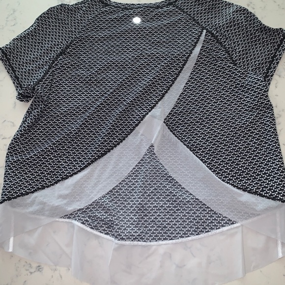 Lululemon shirt - Picture 2 of 2